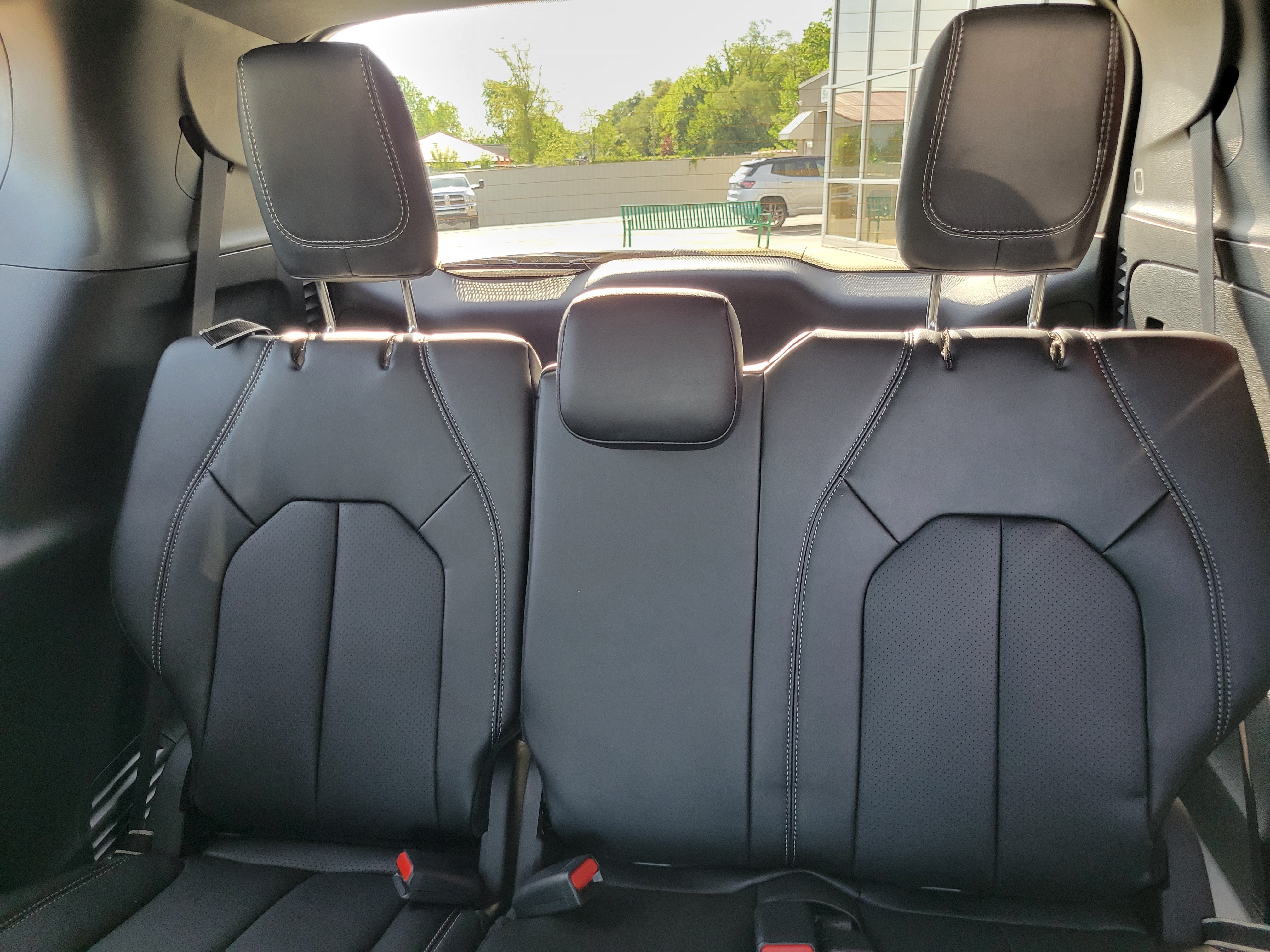 New 2027 Chrysler Pacifica Select FWD image 17