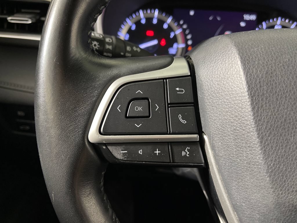 Used 2022 Toyota Highlander XLE FWD image 28