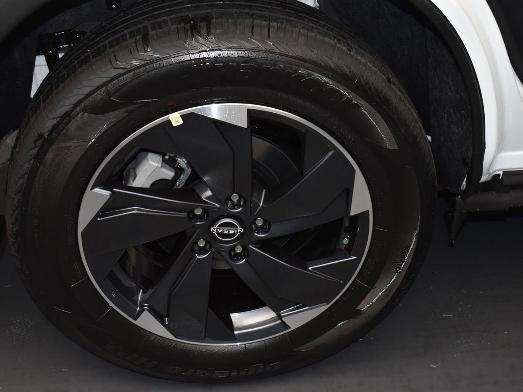 New 2026 Nissan Rogue SV image 5