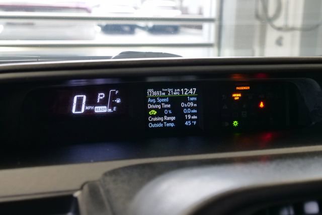 Used 2015 Toyota Prius C Four image 18