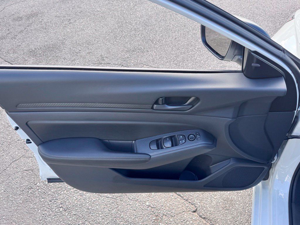 Used 2026 Nissan Altima 2.5 SV FWD image 10