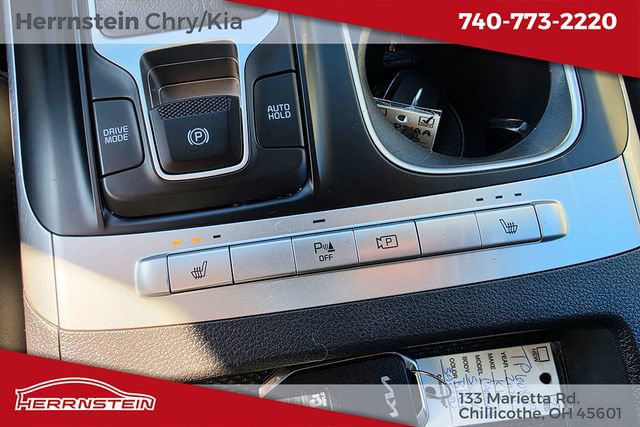 Used 2024 Kia Carnival LX FWD image 18