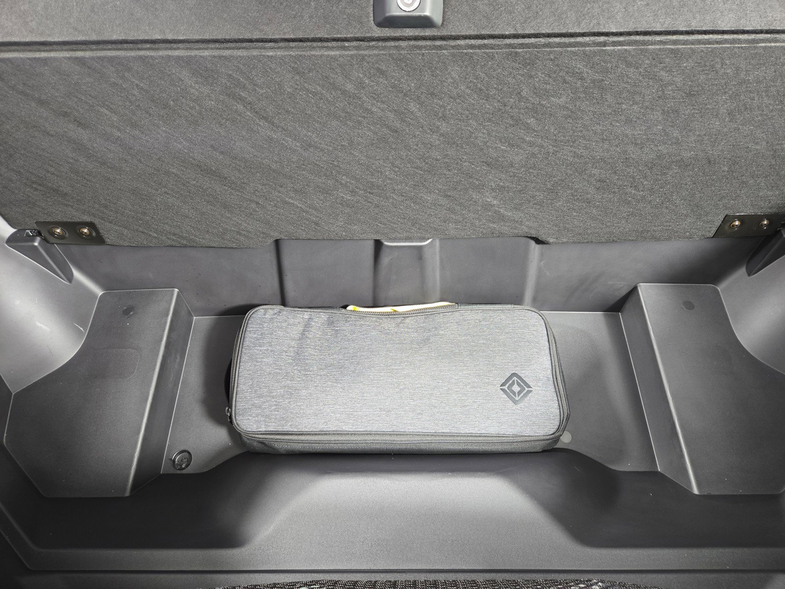 Used 2022 Rivian R1T Adventure image 14