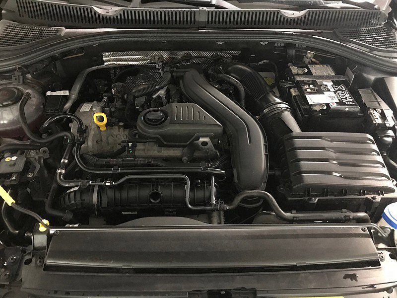 Used 2025 Volkswagen Jetta SE image 32