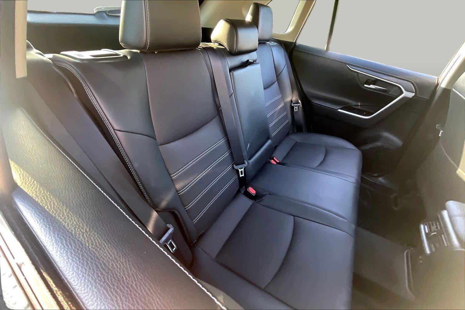Used 2020 Toyota RAV4 Limited w/ Limited Grade Weather Package AWD/4WD image 20