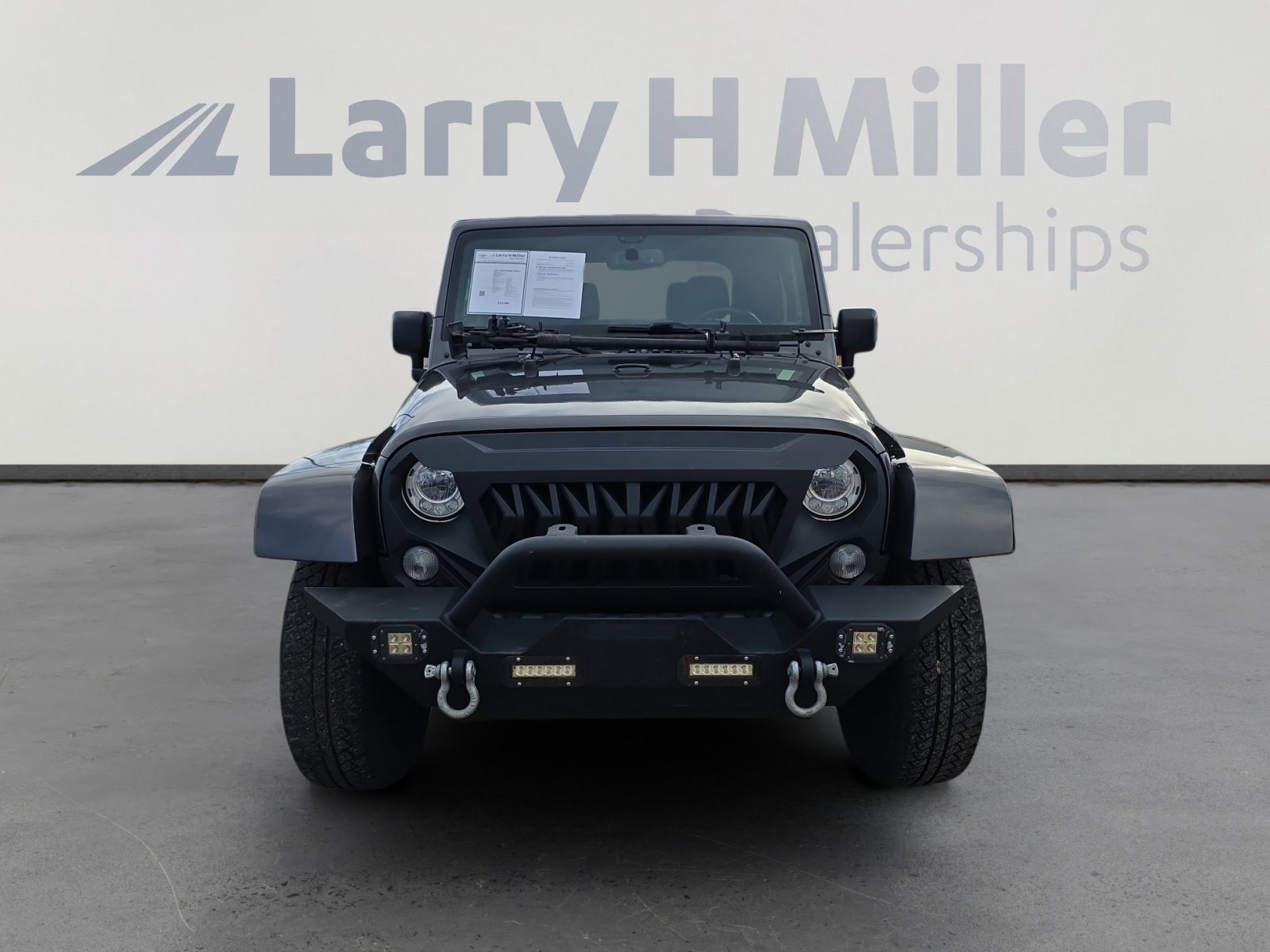 Used 2017 Jeep Wrangler Sahara w/ Connectivity Group image 8
