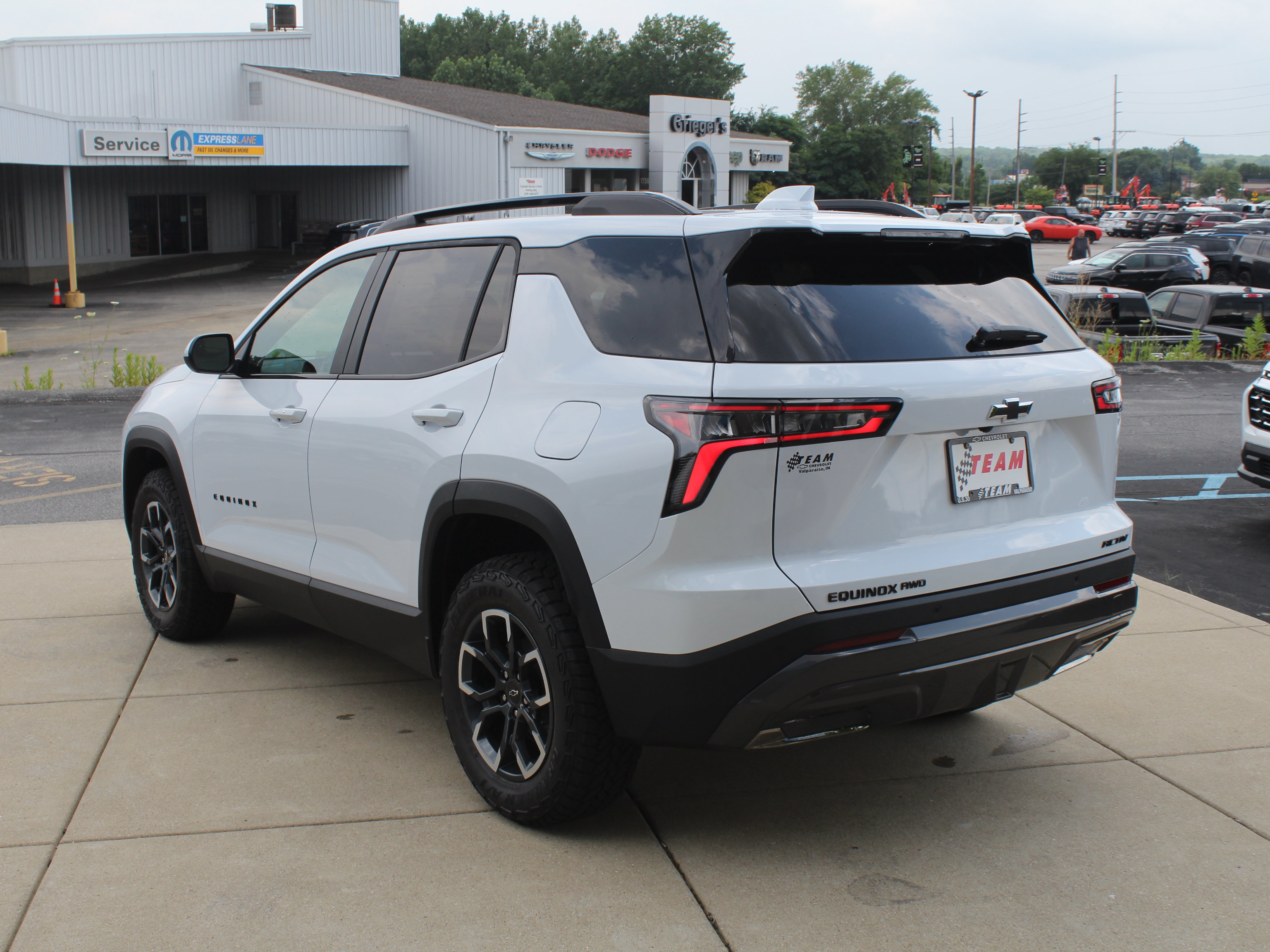 New 2027 Chevrolet Equinox ACTIV AWD/4WD image 5