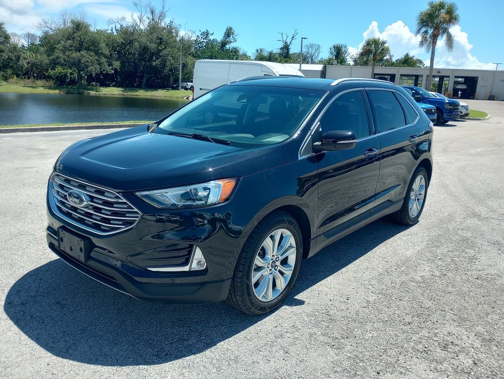 Used 2020 Ford Edge Titanium FWD image 3