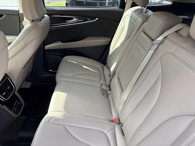 Certified 2022 Lincoln Nautilus AWD w/ Premium Package image 18