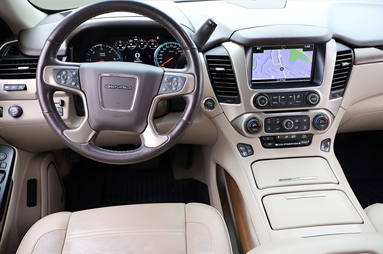 Used 2019 GMC Yukon Denali w/ Denali Ultimate Package RWD image 16