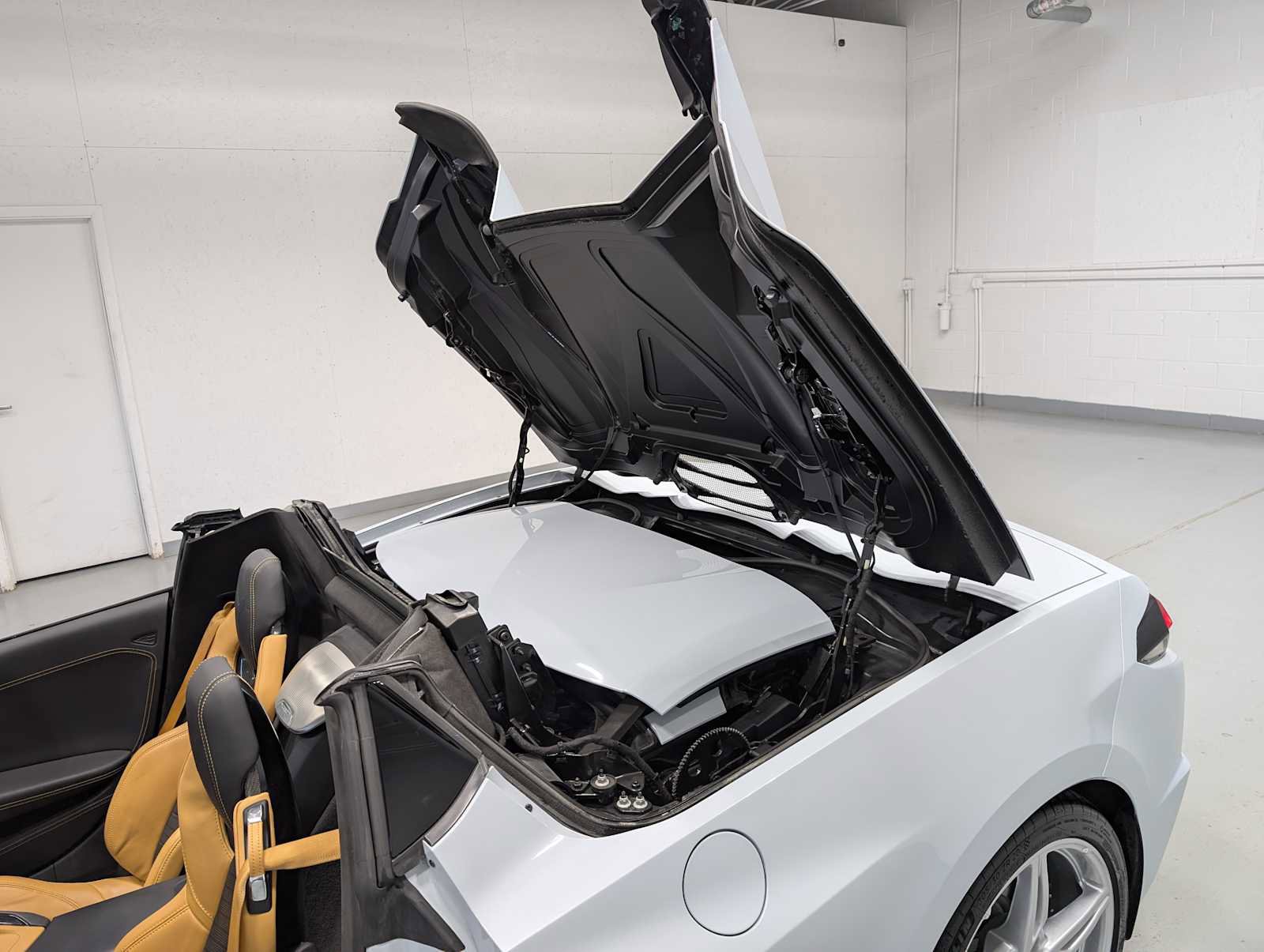 Used 2022 Chevrolet Corvette Stingray Premium Conv w/ Battery Protection Package image 18
