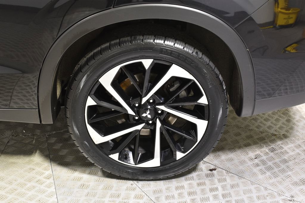 Used 2024 Mitsubishi Outlander SE Black Edition image 37