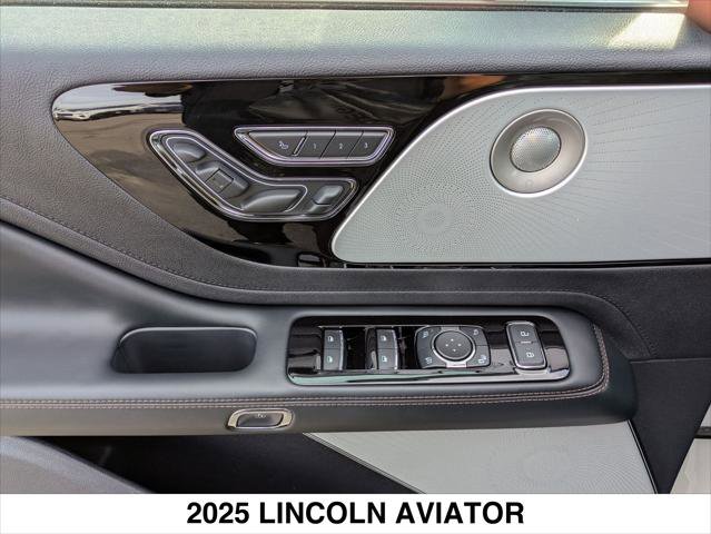 Used 2025 Lincoln Aviator Reserve w/ Equipment Group 201A image 11