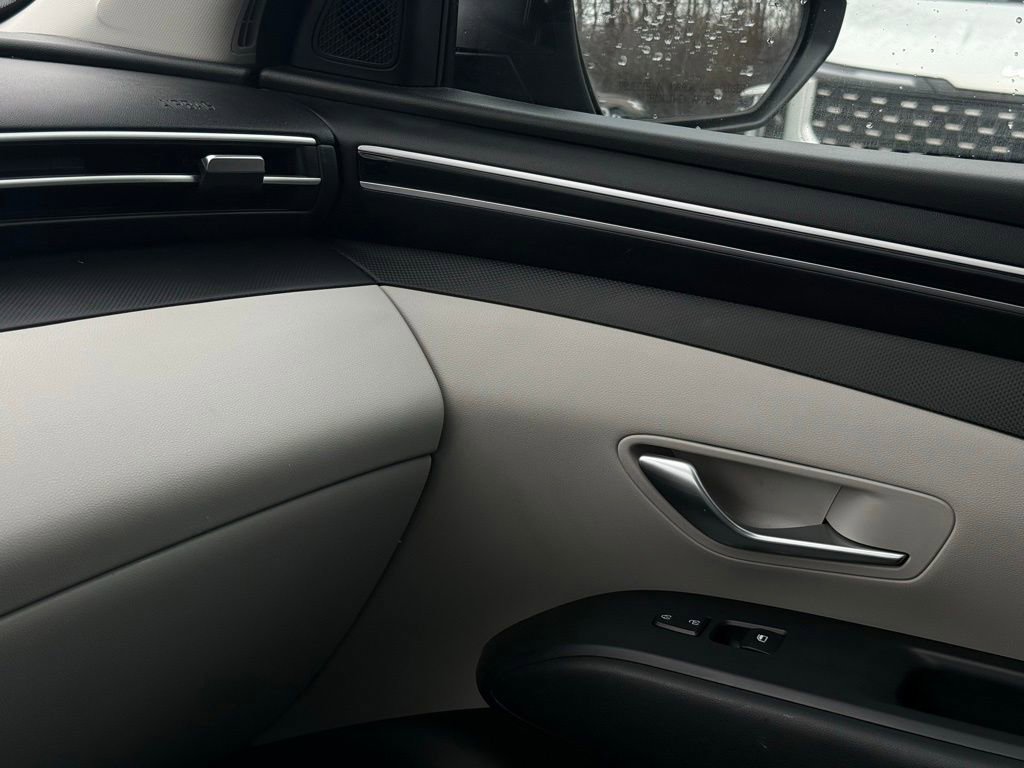 Used 2023 Hyundai Tucson SE image 33