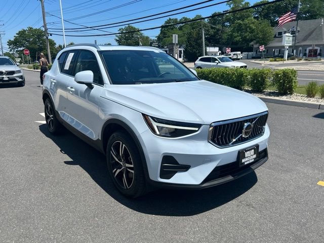 Used 2025 Volvo XC40 B5 Core AWD/4WD image 6