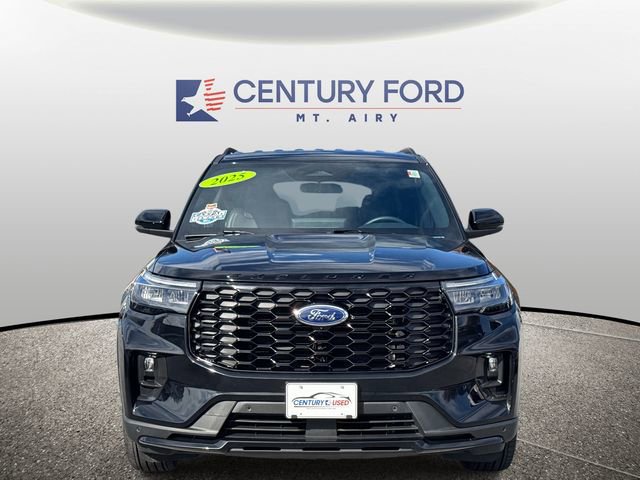 Used 2025 Ford Explorer ST-Line image 7