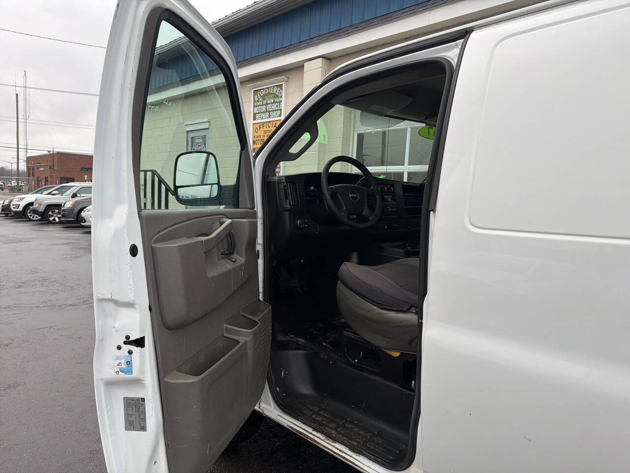 Used 2017 GMC Savana 2500 image 10