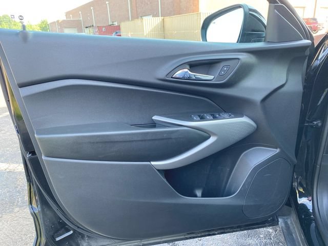 Used 2024 Chevrolet Trax LS w/ LS Convenience Package FWD image 19