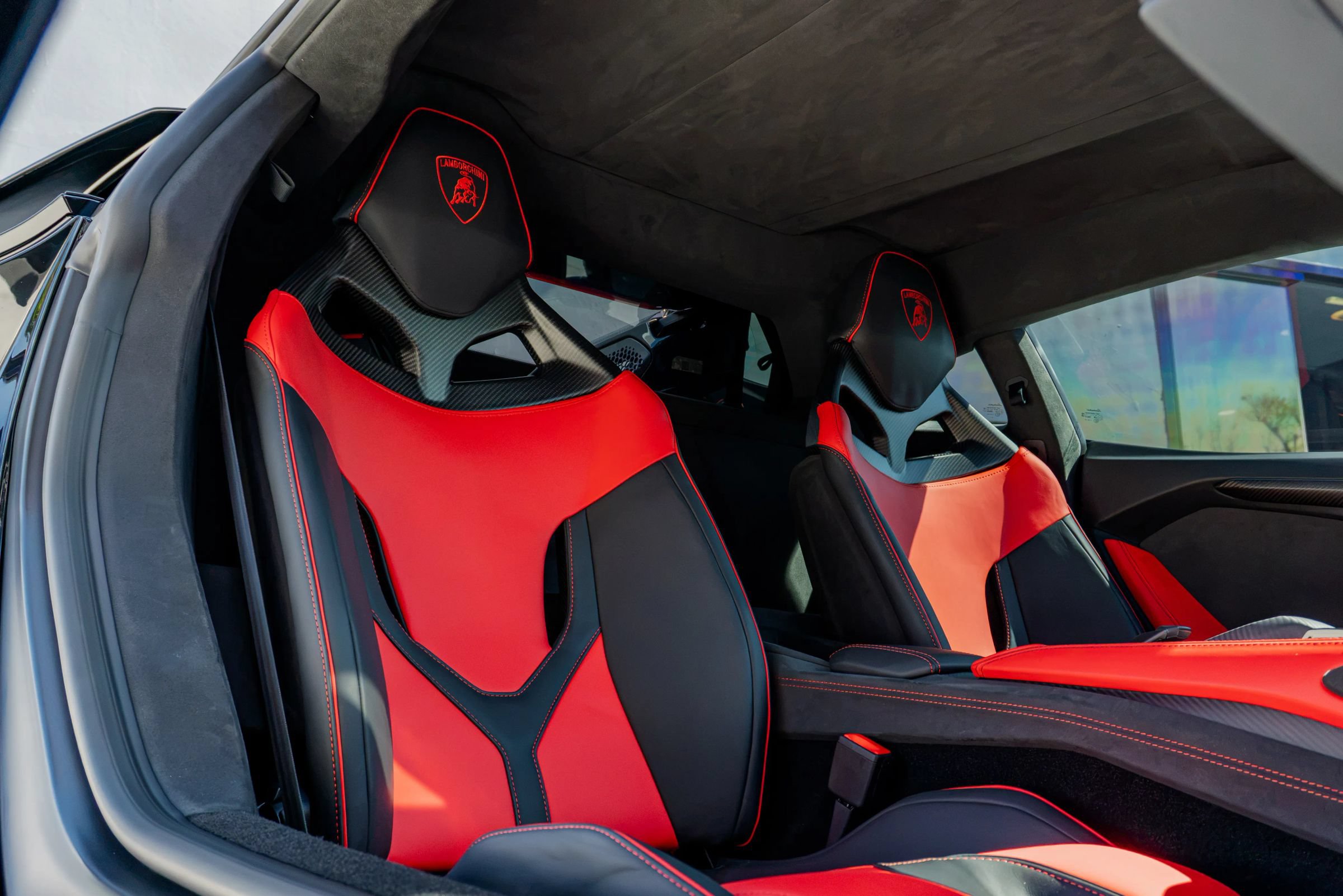 Used 2025 Lamborghini Revuelto AWD/4WD image 12