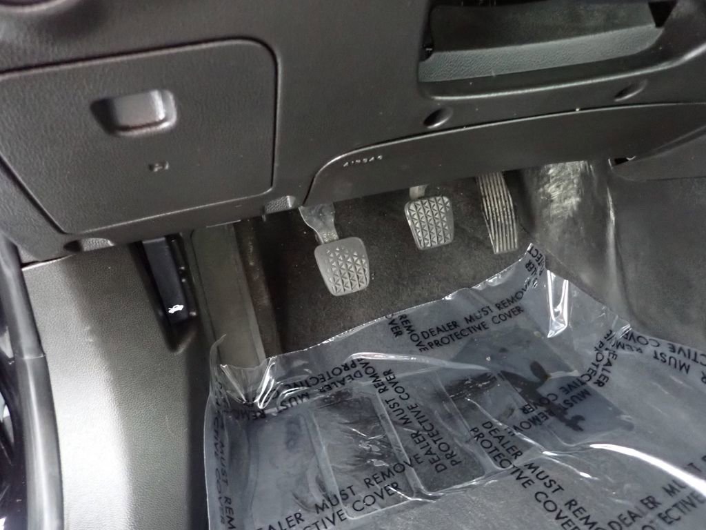 Used 2013 Chevrolet Cruze LS image 4