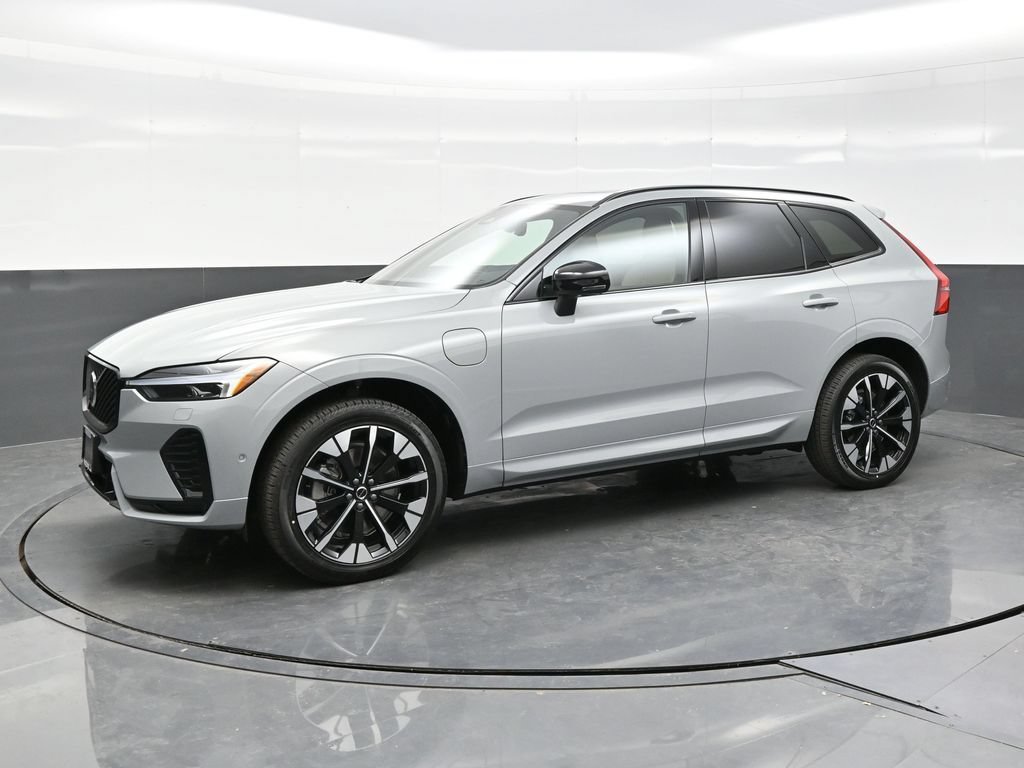 New 2026 Volvo XC60 T8 Plus w/ Climate Package PRO AWD/4WD image 3