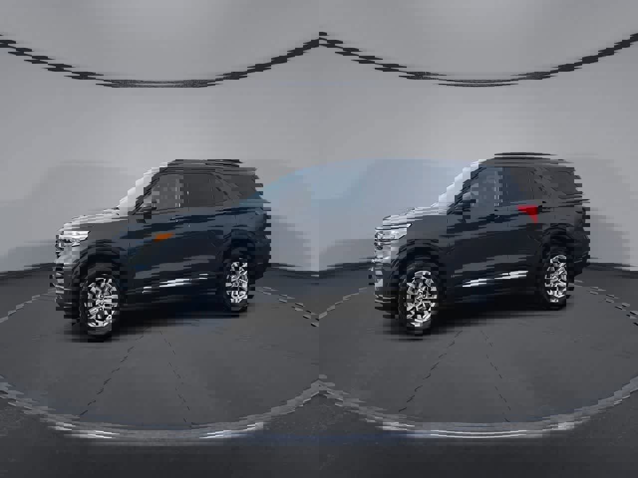 Certified 2024 Ford Explorer XLT image 4