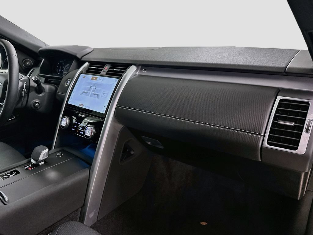 Certified 2025 Land Rover Discovery Dynamic SE AWD/4WD image 30