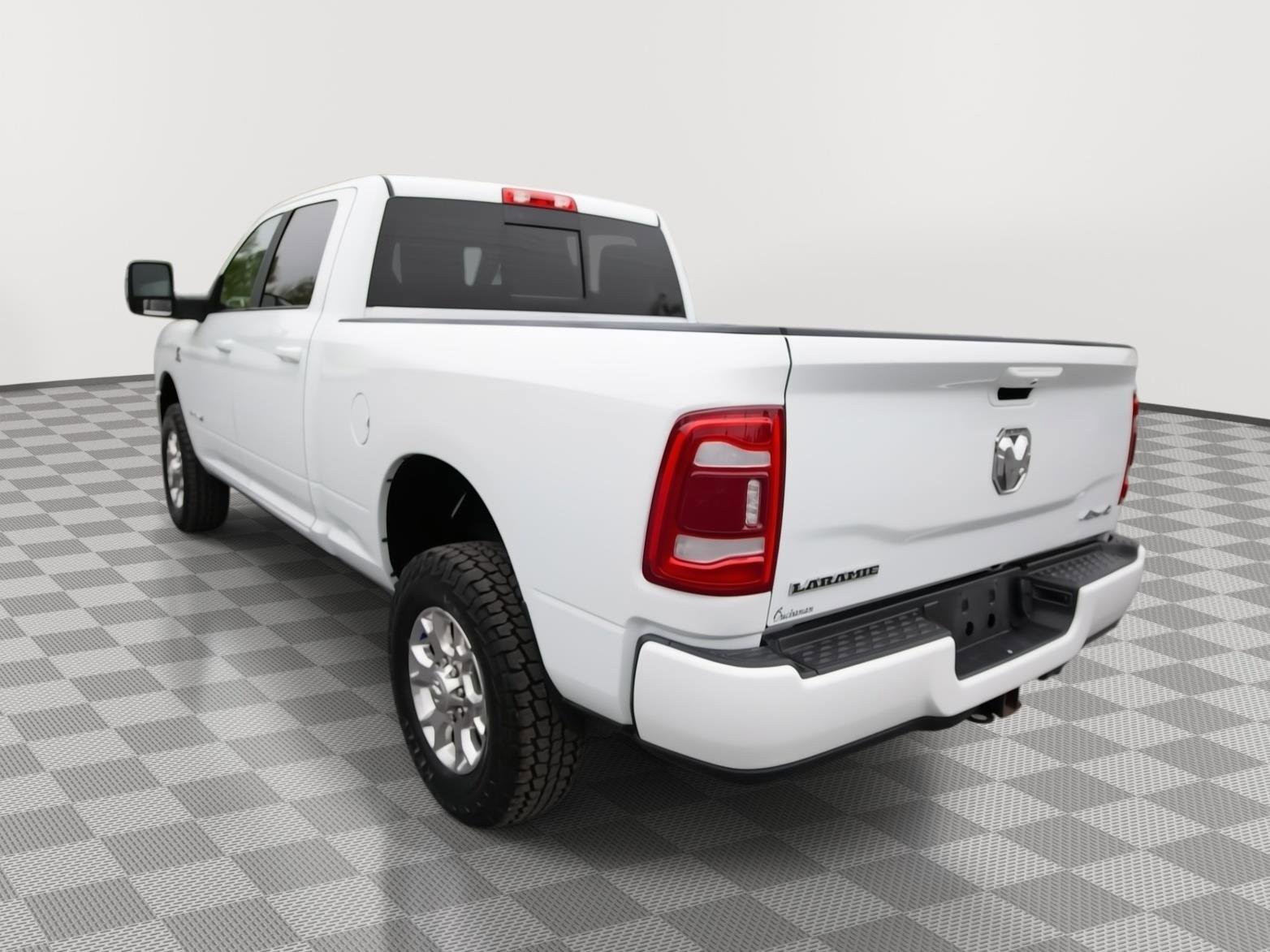 Used 2024 RAM 2500 Laramie AWD/4WD image 8