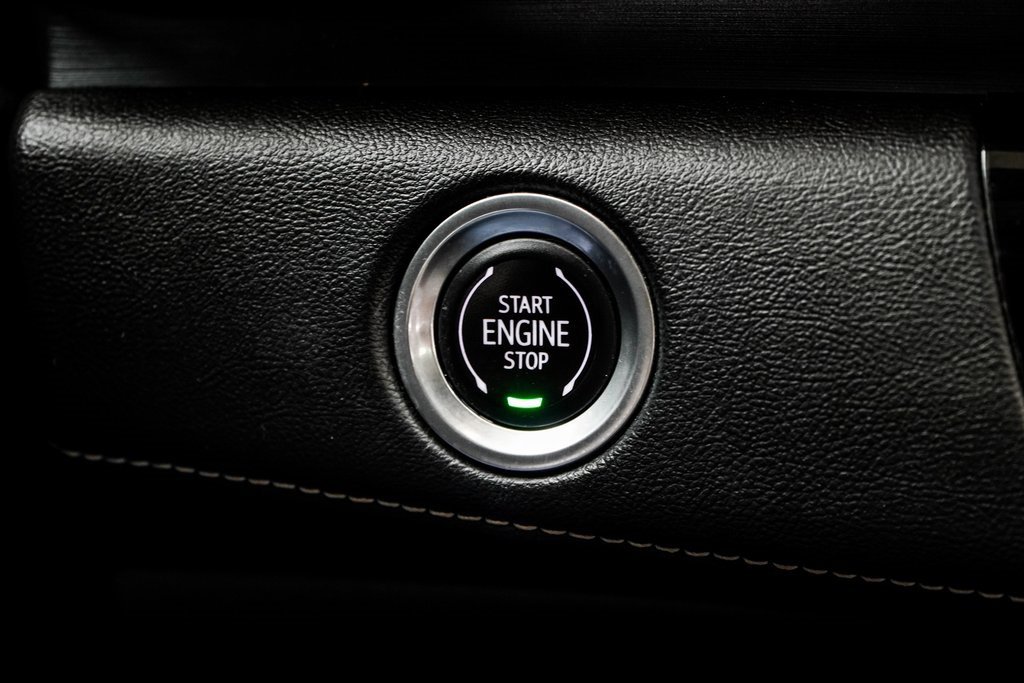 Used 2021 Cadillac Escalade Premium Luxury image 37