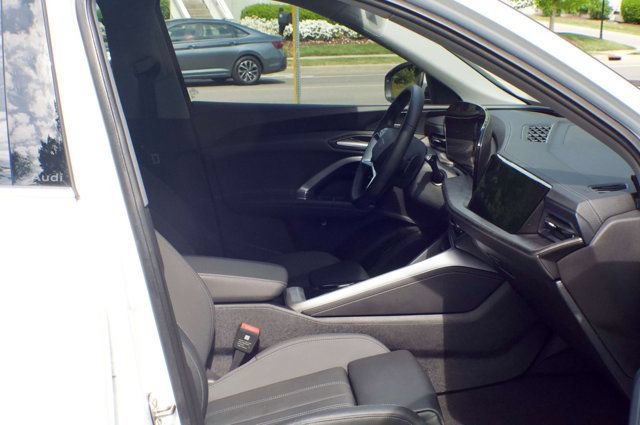Used 2025 Audi Q5 Prestige AWD/4WD image 42