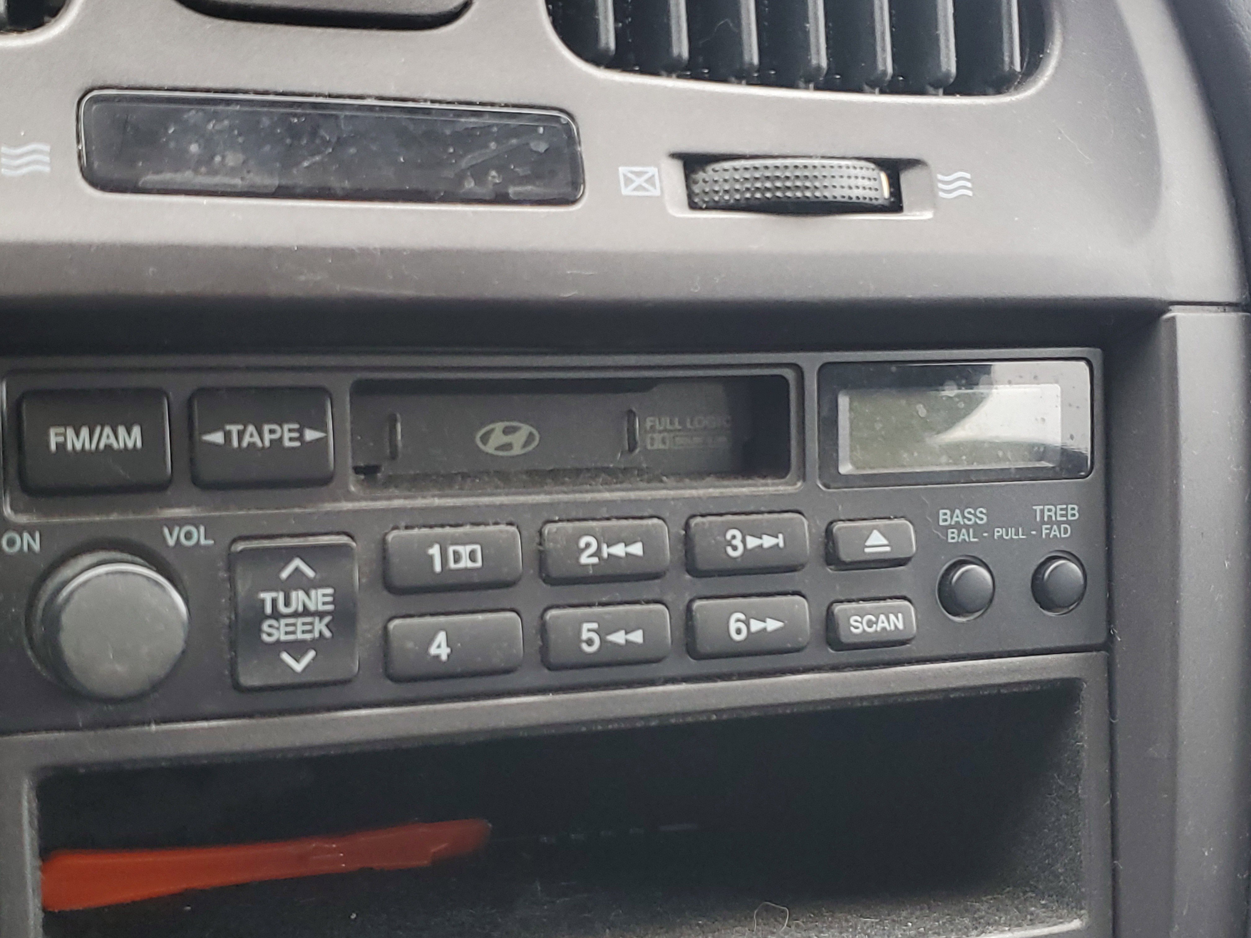 Used 2005 Hyundai Elantra GLS FWD image 24