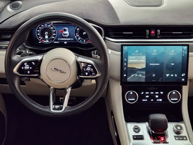 Used 2024 Jaguar F-PACE SVR image 26