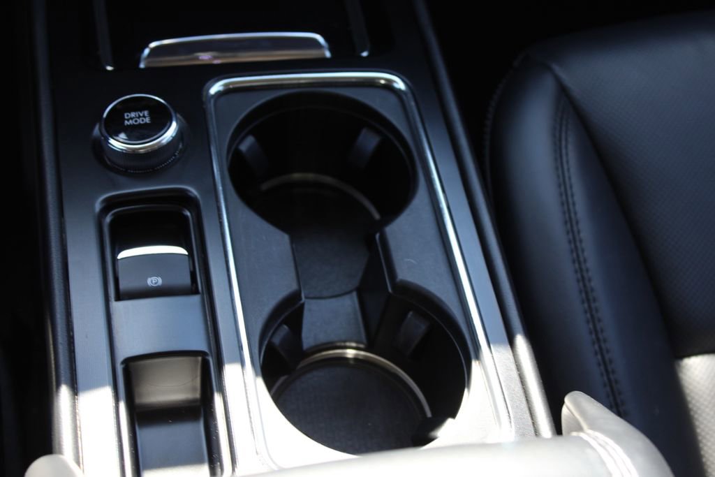 Used 2023 Lincoln Corsair AWD w/ Equipment Group 101A image 15