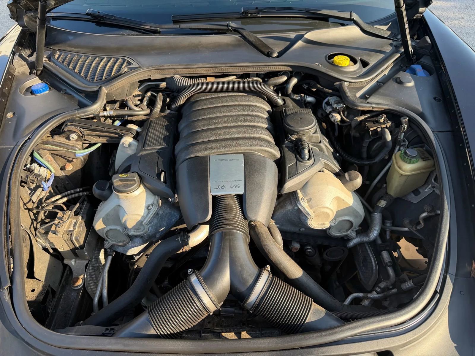 Used 2014 Porsche Panamera 4 w/ Premium Package image 34