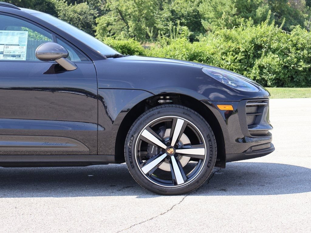 Certified 2025 Porsche Macan Turbo AWD/4WD image 10