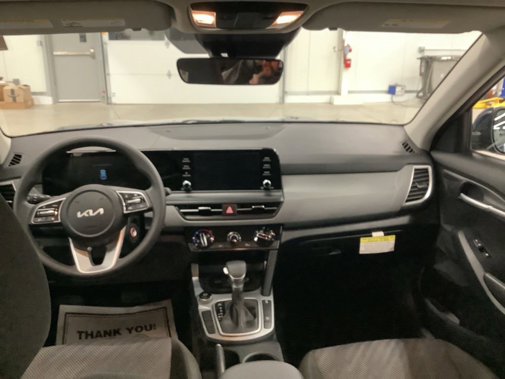 Certified 2025 Kia Seltos LX image 22