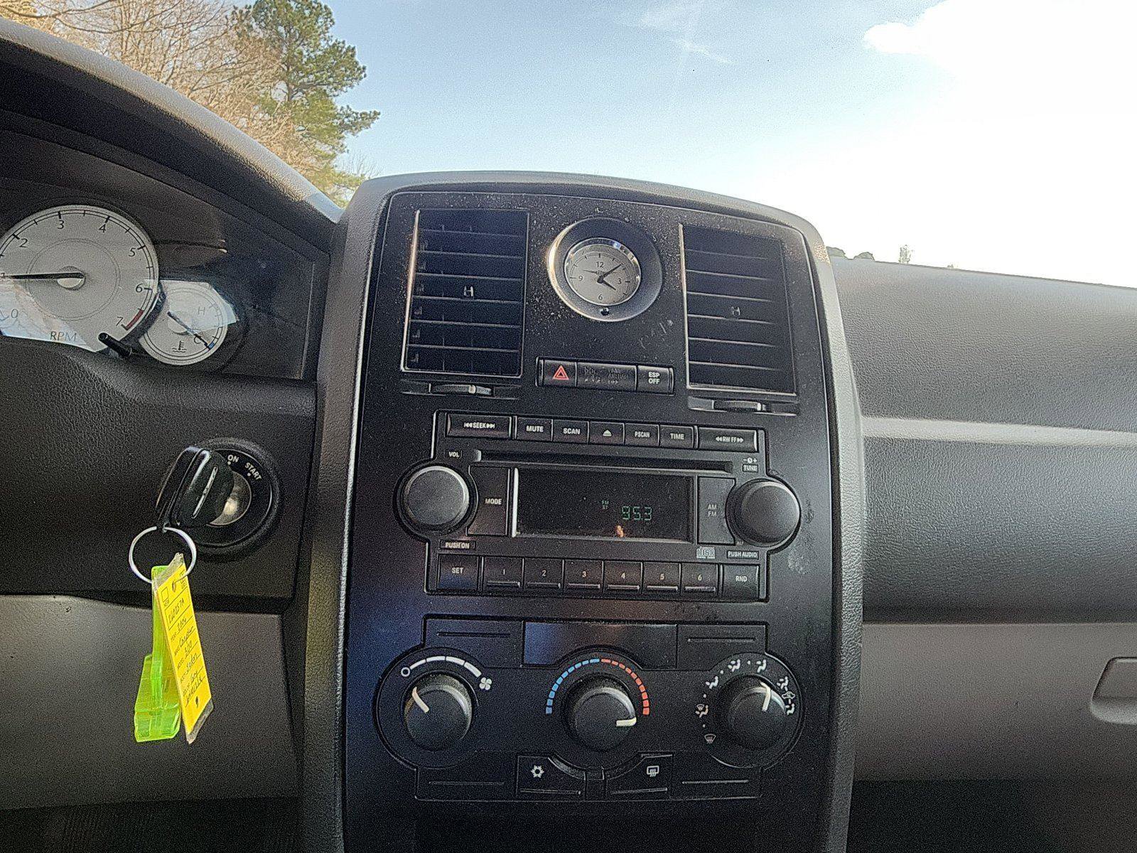 Used 2006 Chrysler 300 image 16