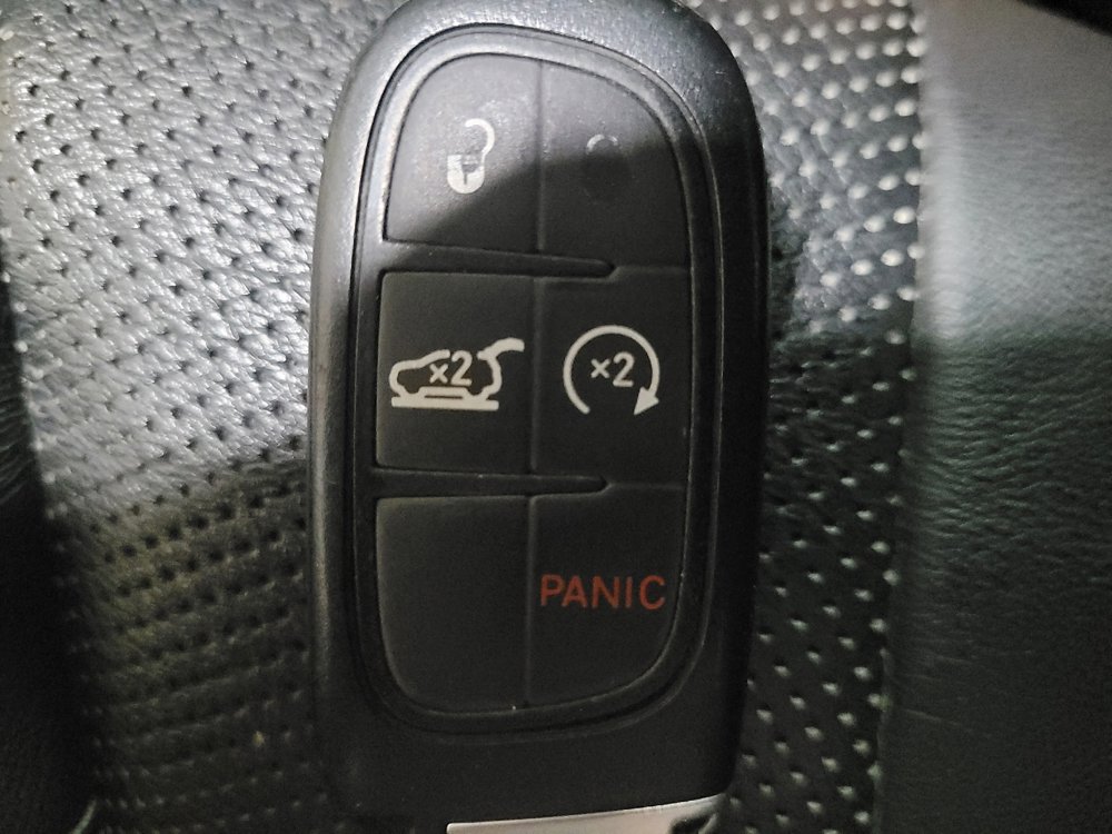 Used 2019 Jeep Cherokee Limited AWD/4WD image 32