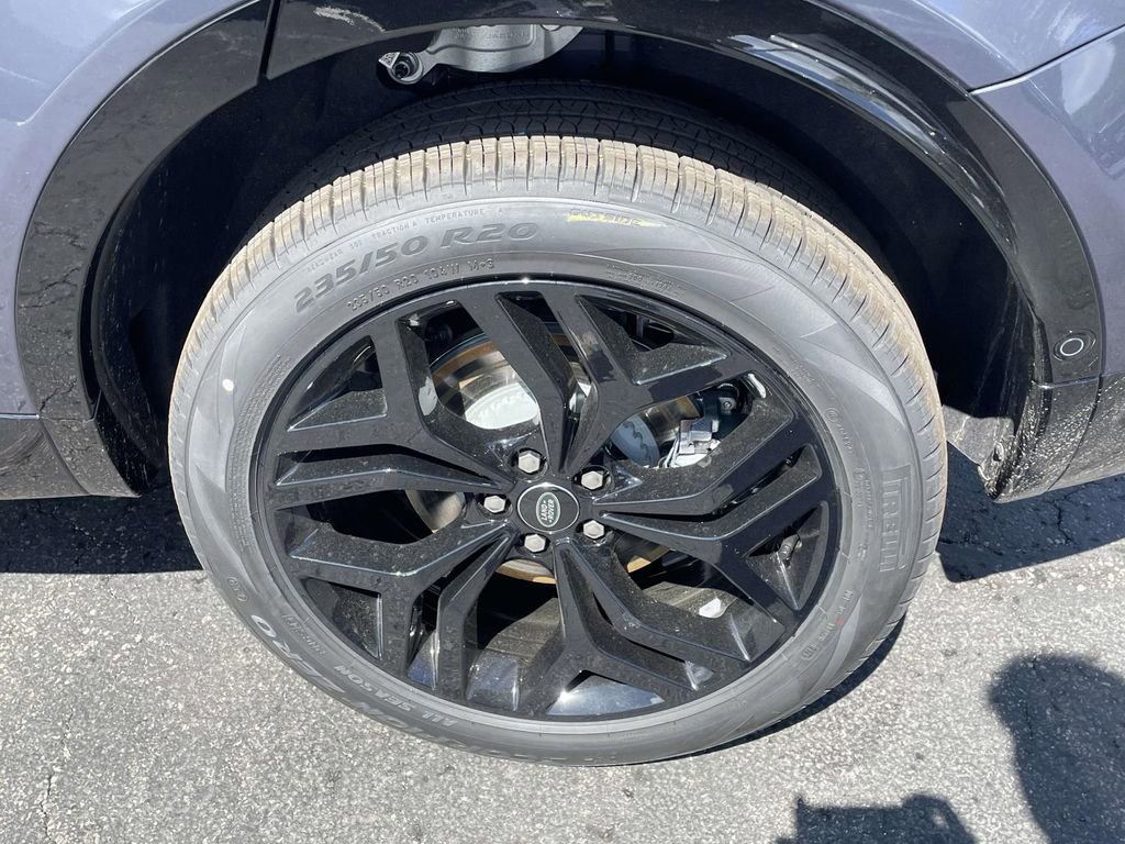 New 2026 Land Rover Discovery Sport Landmark AWD/4WD image 9