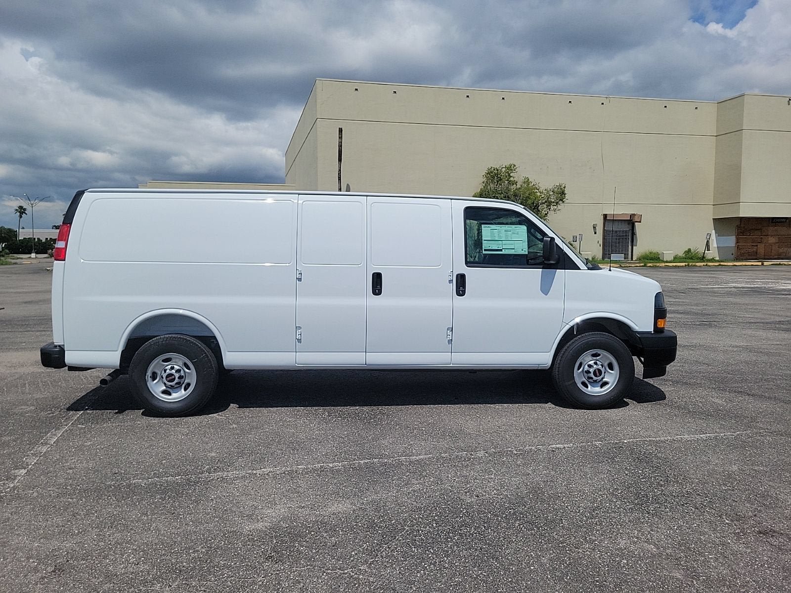 New 2025 GMC Savana 2500 Extended w/ Driver Convenience Package RWD image 4