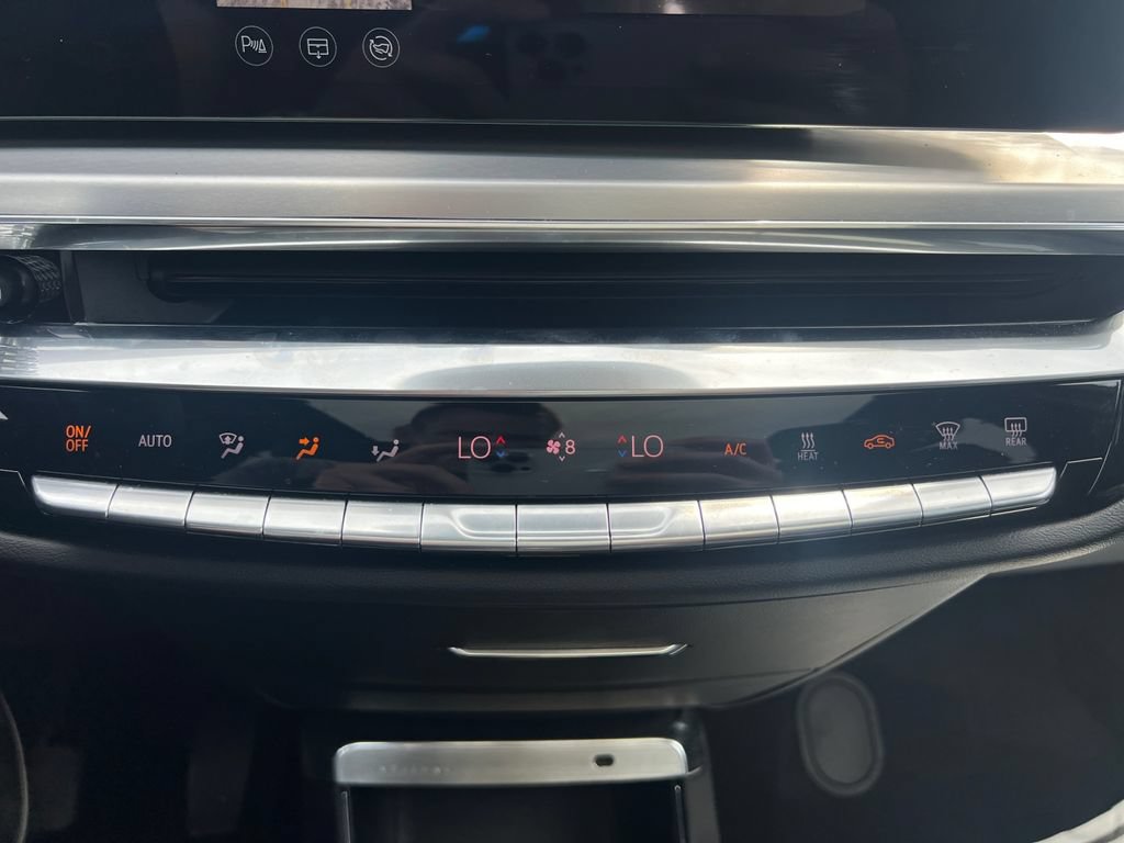 Used 2024 Cadillac Lyriq Luxury AWD/4WD image 29