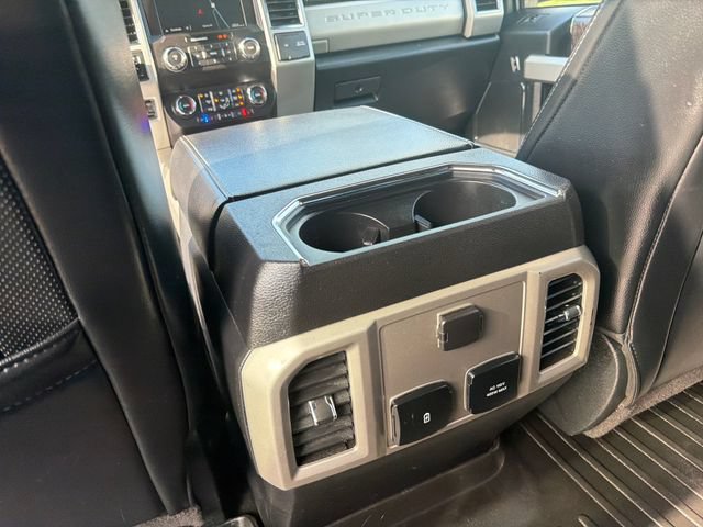 Used 2019 Ford F250 Lariat w/ Lariat Ultimate Package AWD/4WD image 28