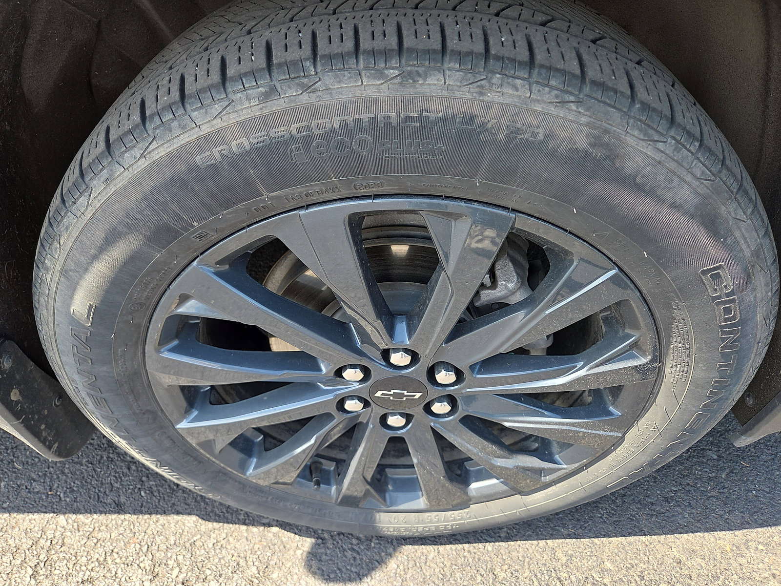 Used 2023 Chevrolet Traverse RS w/ LPO, Floor Liner Package AWD/4WD image 9