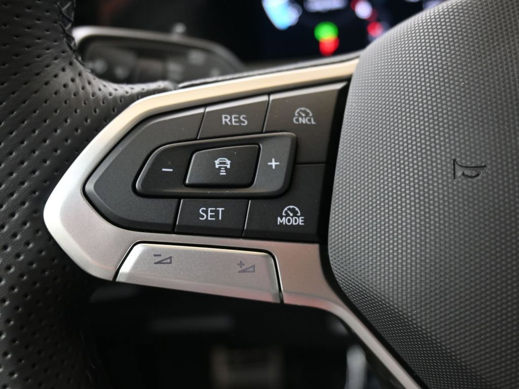 New 2026 Volkswagen Tiguan SE R-Line image 26