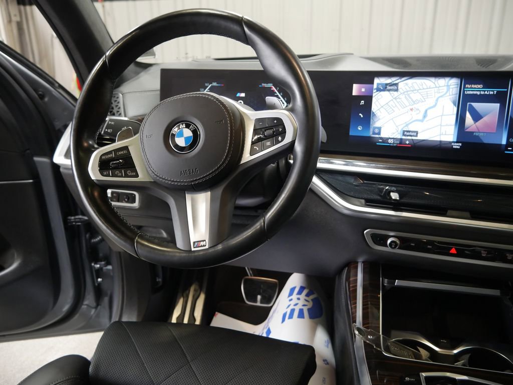Used 2023 BMW X7 xDrive40i w/ M Sport Package AWD/4WD image 30