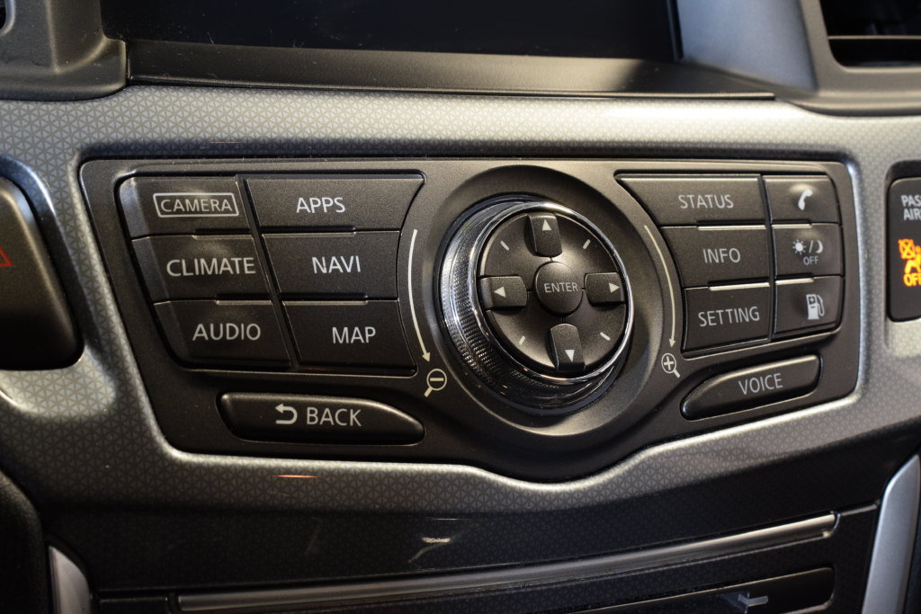 Used 2019 Nissan Pathfinder SL AWD/4WD image 24