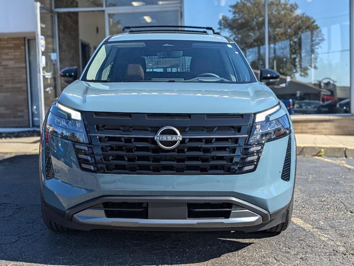 New 2026 Nissan Pathfinder Platinum AWD/4WD image 3