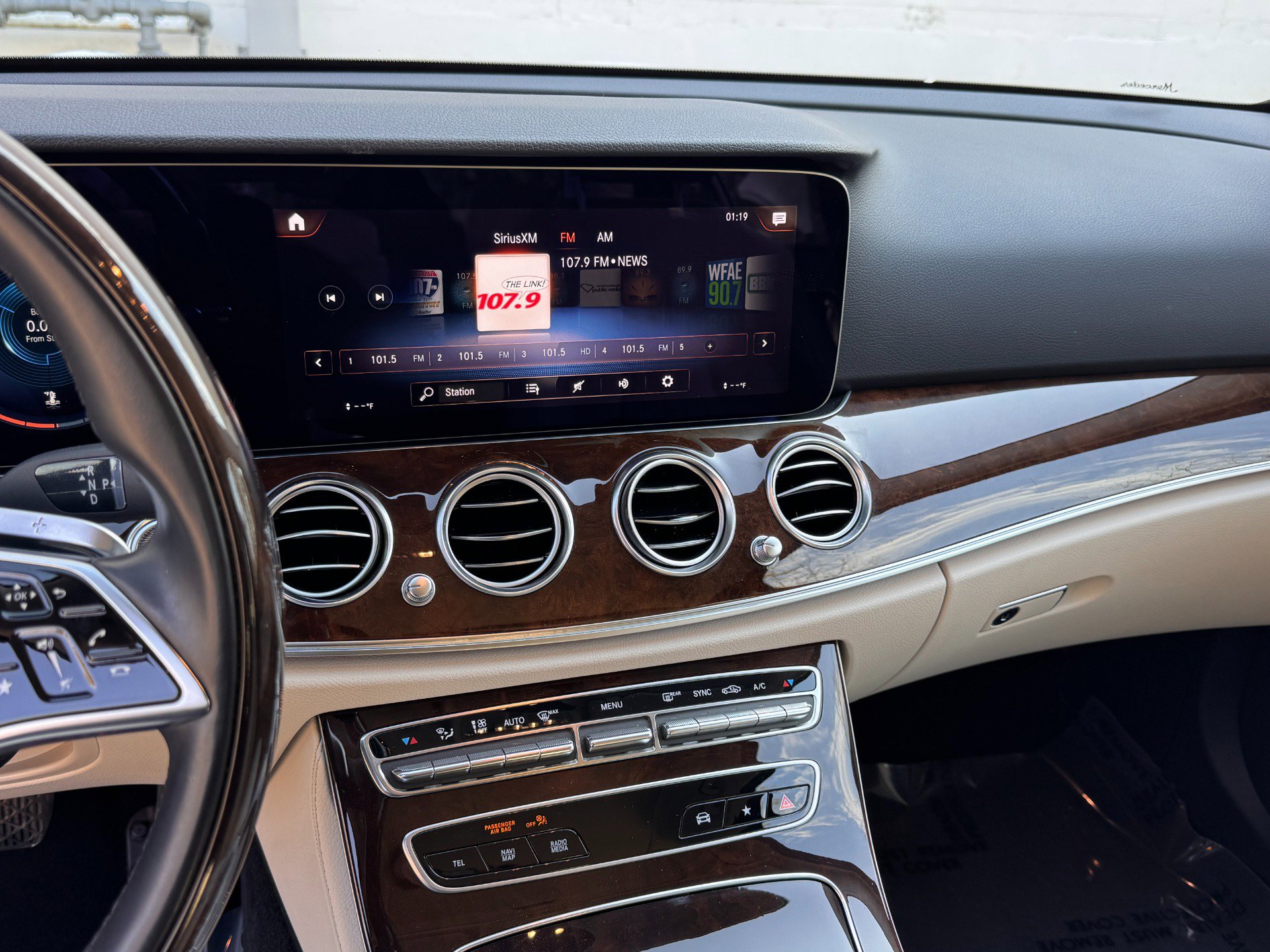 Used 2023 Mercedes-Benz E 350 4MATIC Sedan w/ Premium Package image 32