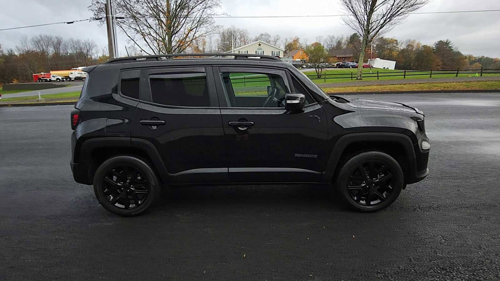 Used 2022 Jeep Renegade Altitude image 9