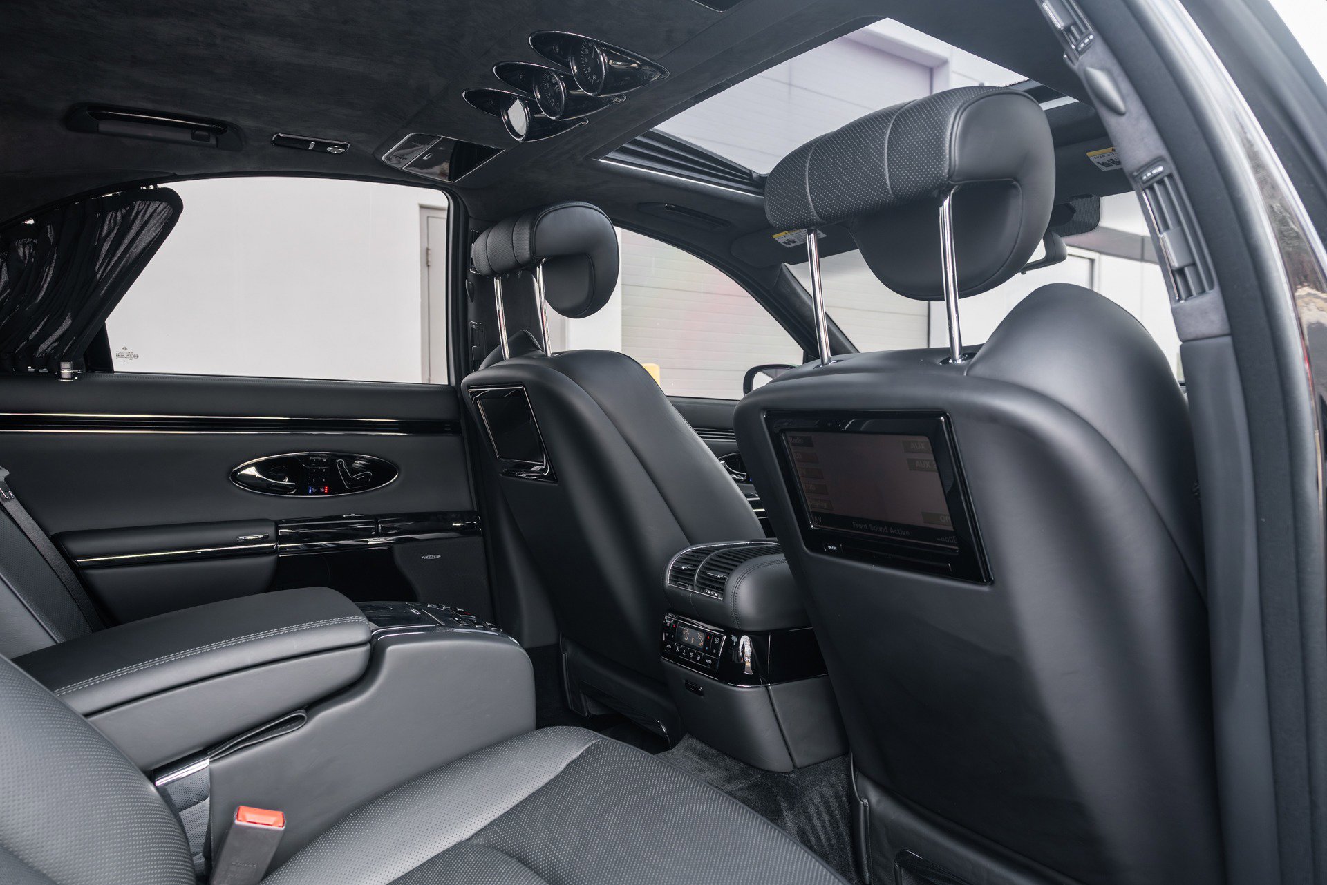 Used 2009 Maybach 57 S image 39